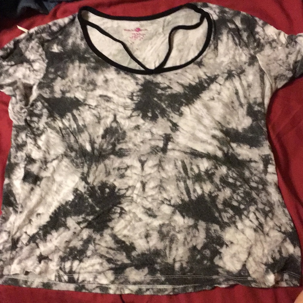Black and white crop top
